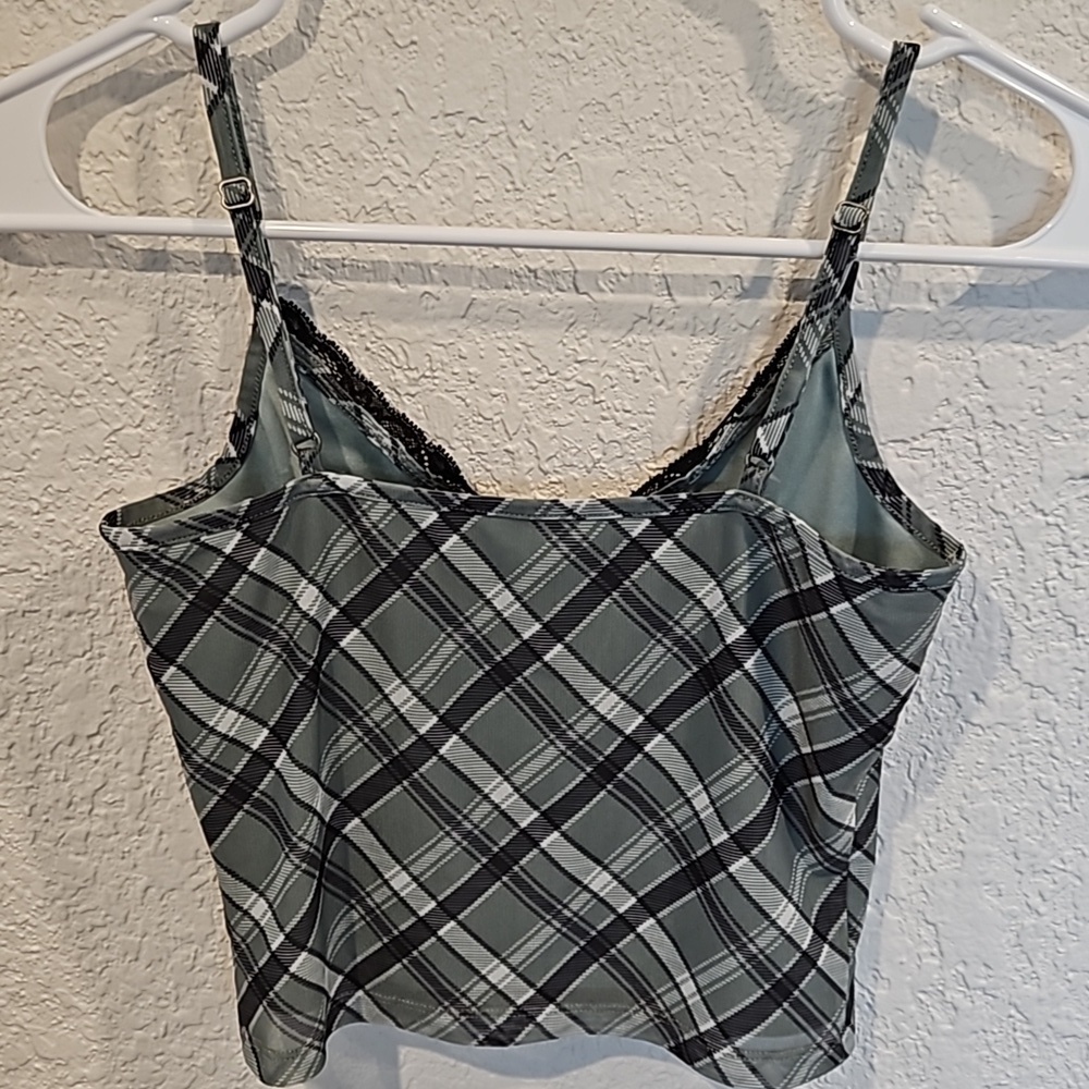 Hollister camisole adjustable strap XS green and black plaid - Picture 3 of 3
